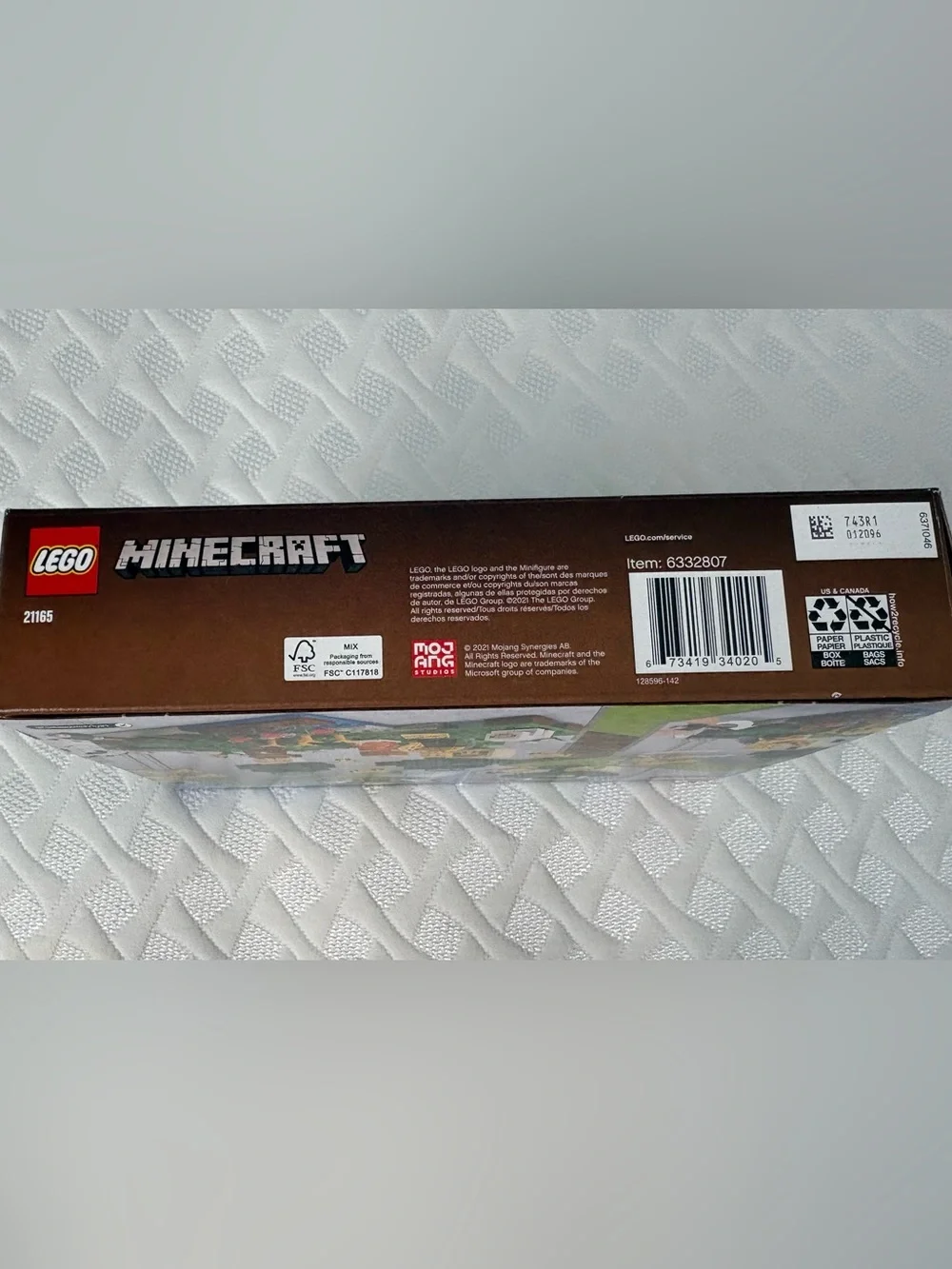 Lego Minecraft The Bee Farm - Picture 3 of 4